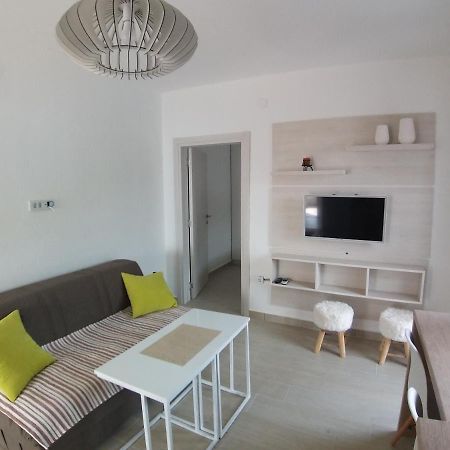Apartman Dajoda 1 Bijela Exteriér fotografie