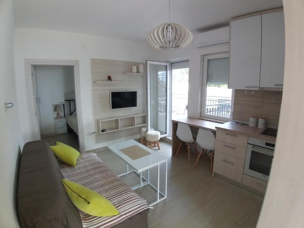 Apartman Dajoda 1 Bijela Exteriér fotografie