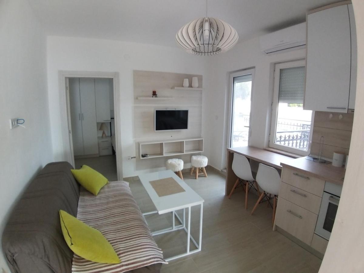 Apartman Dajoda 1 Bijela Exteriér fotografie